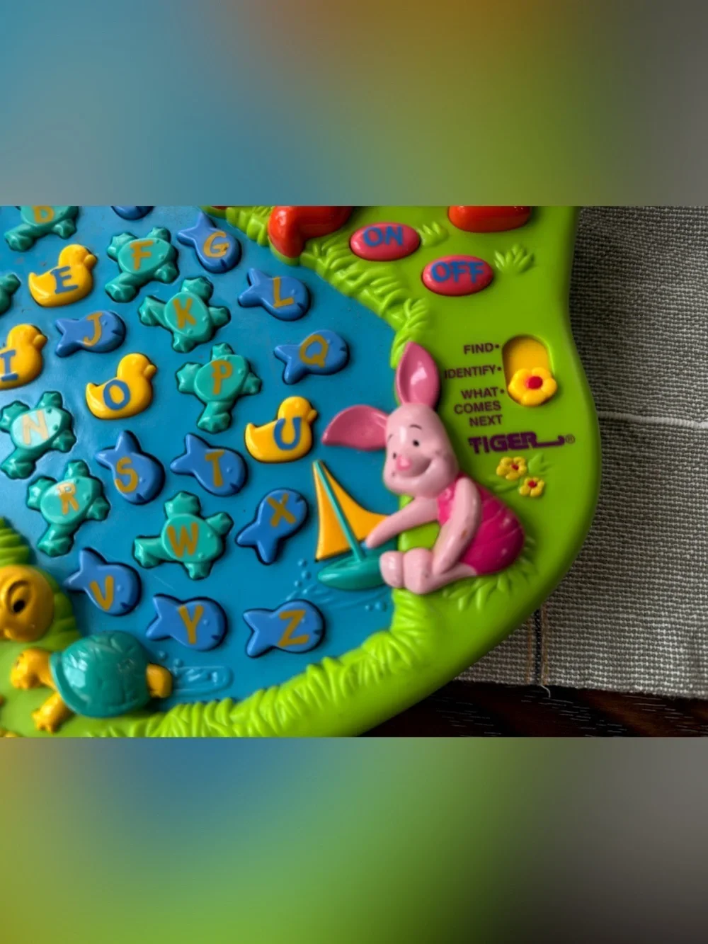 Vintage lovely Disney Winnie The Pooh Learning Pond Vintage in good condition